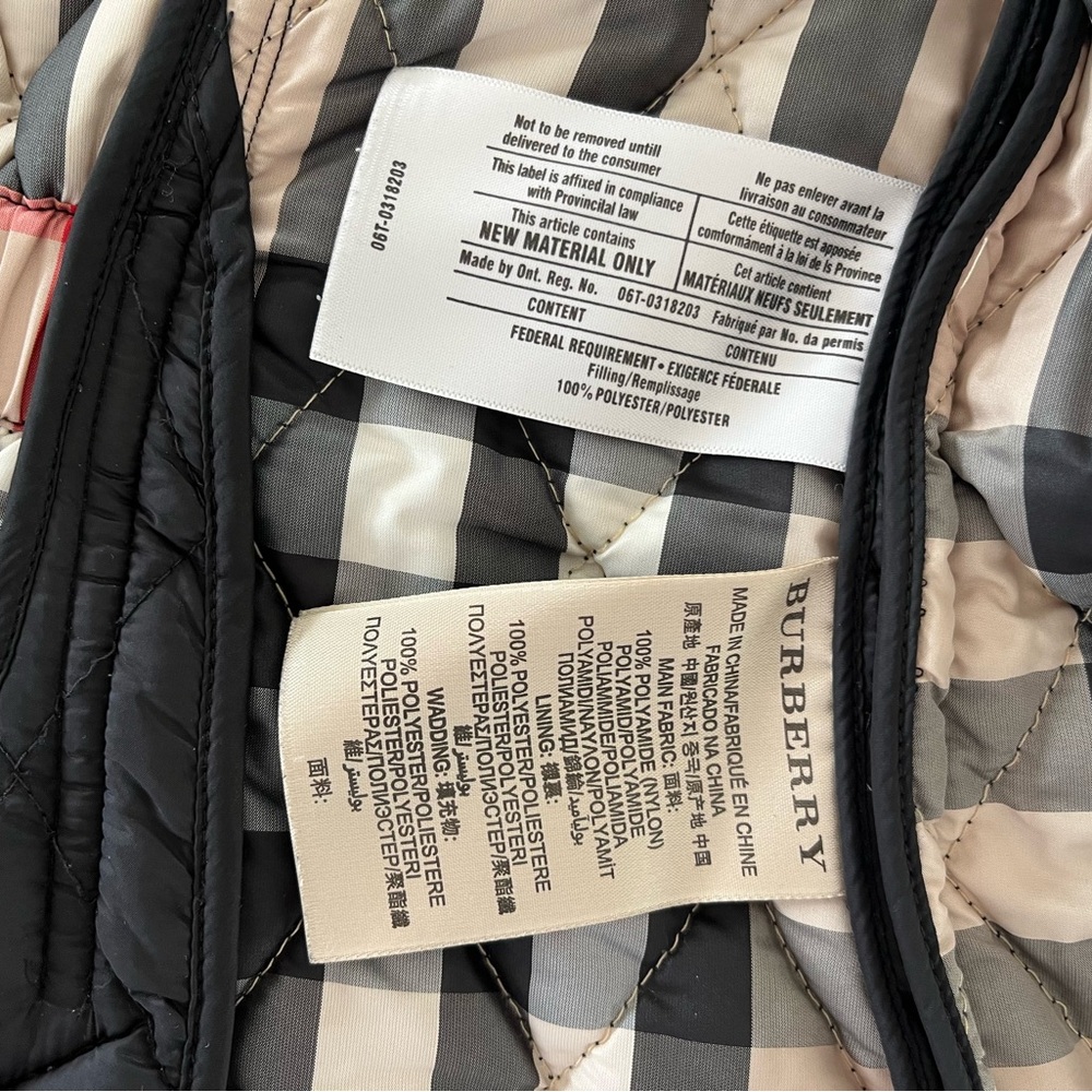 Burberry - Jacket / Puffer Coat - Black Quilted w/ Fitted Silhouette - Zip Front - Picture 10 of 16